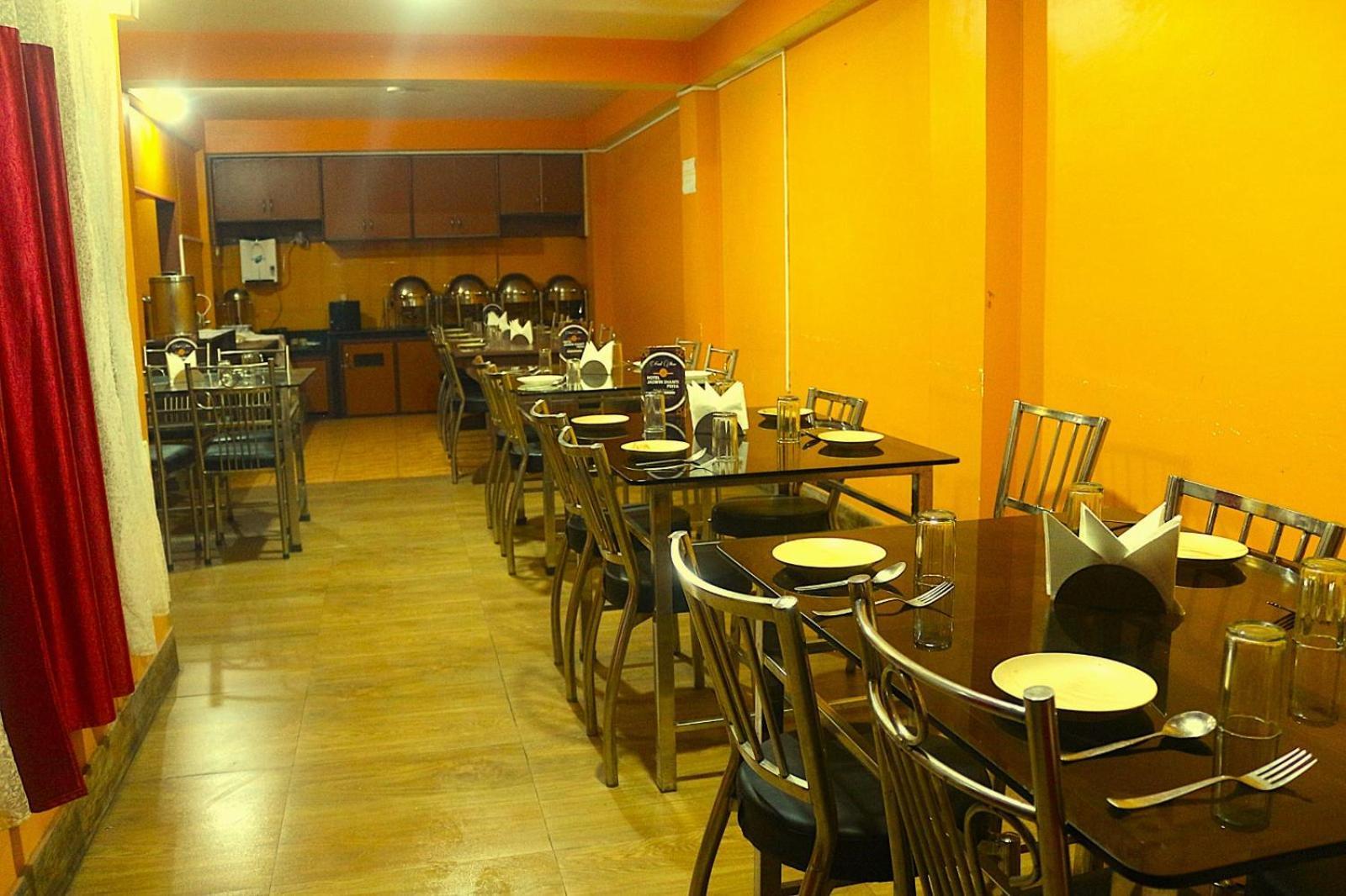 Hotel Jaswin Shanti Priya Дарджилинг Экстерьер фото