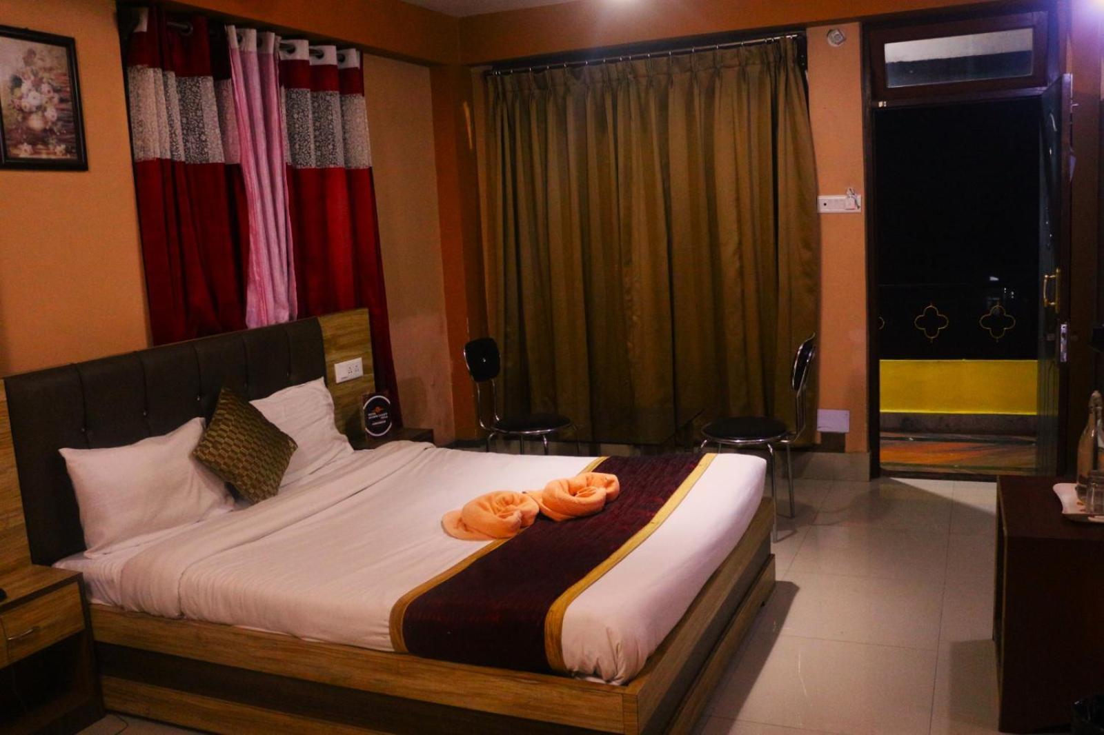 Hotel Jaswin Shanti Priya Дарджилинг Экстерьер фото