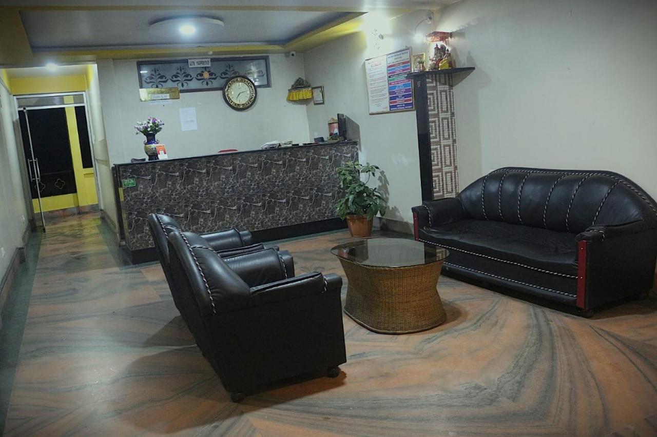 Hotel Jaswin Shanti Priya Дарджилинг Экстерьер фото
